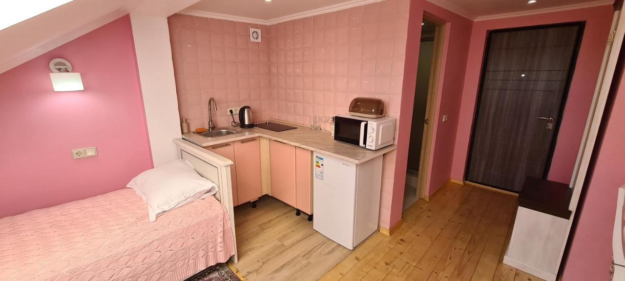 Аpartment For Lady Chernivtsi Exterior foto